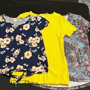 Girls tops gently used